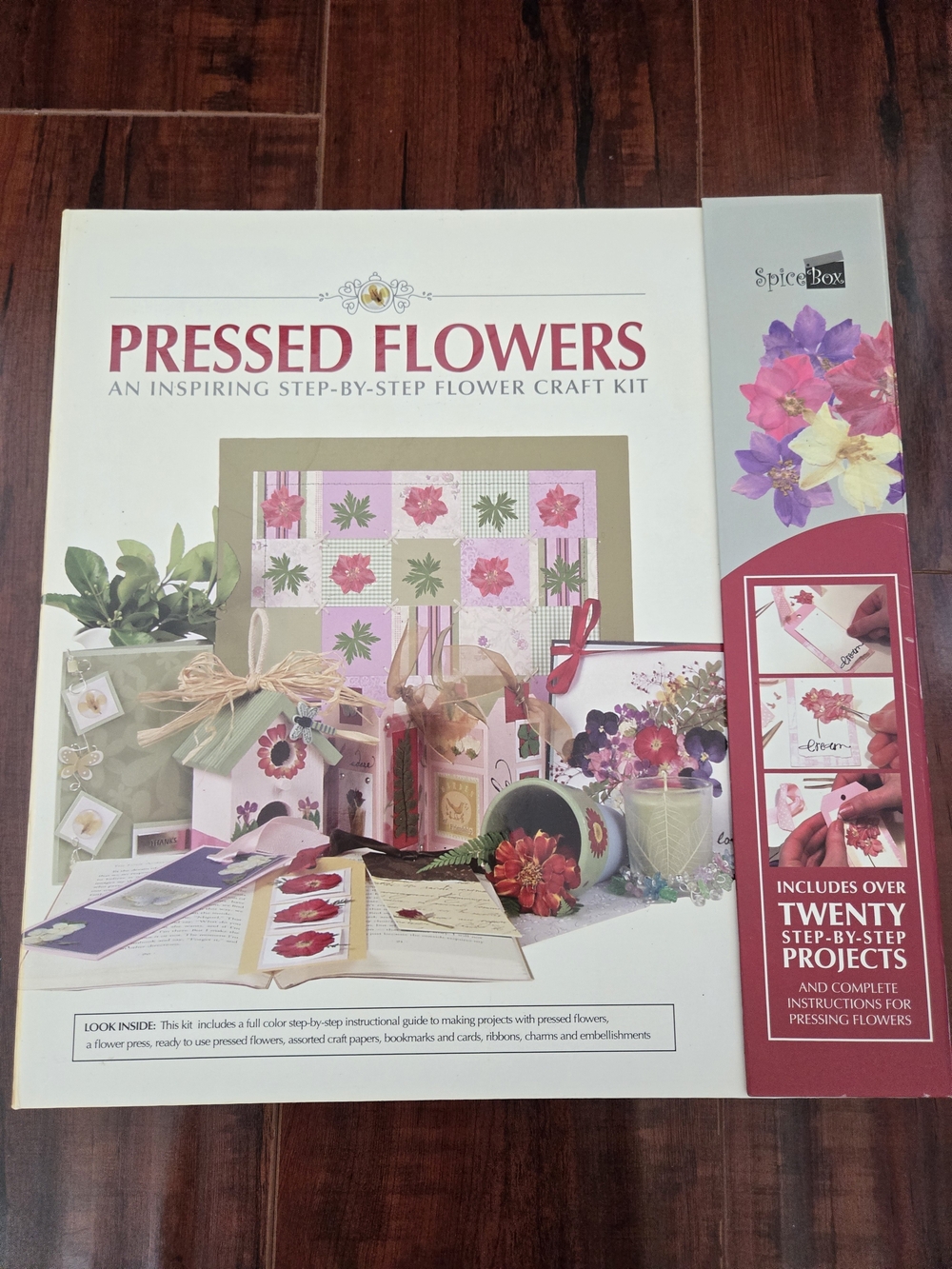 Vintage Pressed Flowers Craft Kit - New